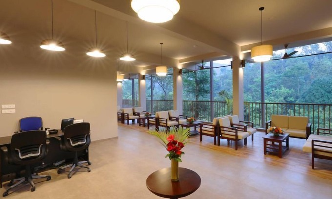 Lakkidi Hotel | Abad Brookside