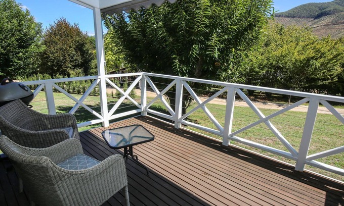 Wandiligong Cottage | Abby's Cottage - Bright
