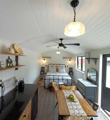 Alexandra Bed & Breakfast | About Thyme for Sleeps & Treats