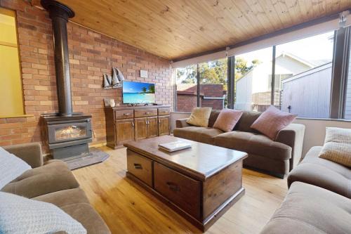 Paynesville House | Above Sunset