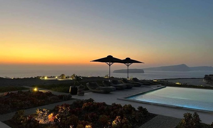 Akrotiri Hotel | Absolute Paradise Santorini- Adults Only