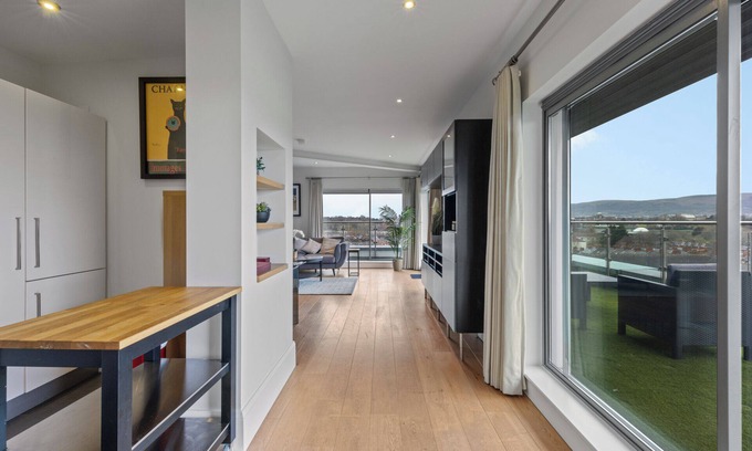 Bushmills House | Absolutely Stunning 3 BR Home - Sleeps 7
