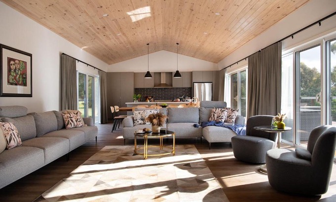 Eganstown House | Acacia House