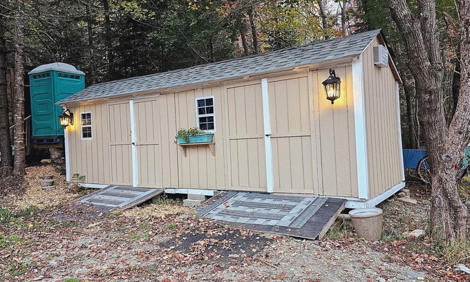Manset Cabin | Acadia Cabin 2nCozy cabin with 1 bedroom and WiFi, AC