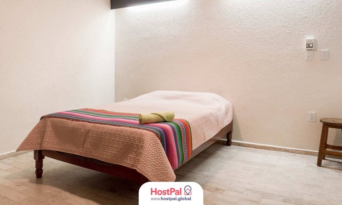 Costa Azul Apartment | Acapulco Escape | Budget & Centric Room