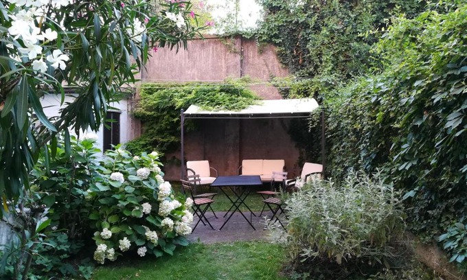 Dorsoduro Apartment | Accogliente appartamento a Dorsoduro con GIARDINO!