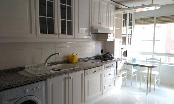 Leon House | ACCOMMODATION LEON ARENA VUT-LE013