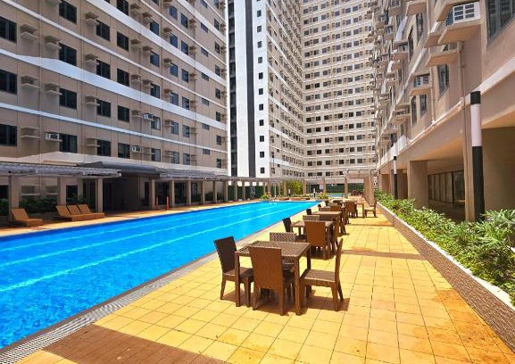 Dasmarinas Apartment | Acellyne's Suites at Green 2 Residences with Netflix!