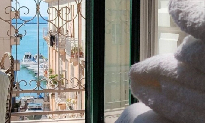 Historical Downtown Salerno Bed & Breakfast | Acquablu charme suite