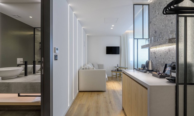 Kallithea Hotel | Acropolis Magenta