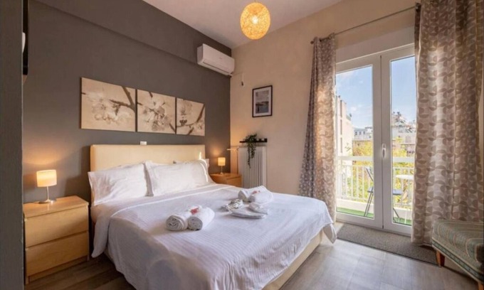 Mets Apartment | Acropolis Vista Retreat