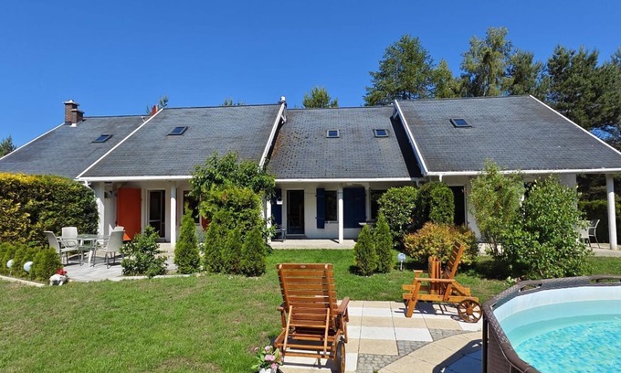 Czarny Mlyn House | ADAGIO- lots of garden, playground u. Paddling pool, TTenis, lots of nature, Baltic Sea
