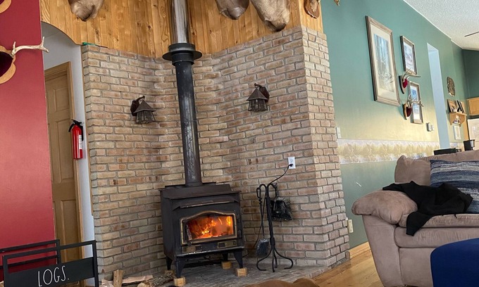 Hale House | Addy Creek Camp. where friends, family, and the great outdoors come together