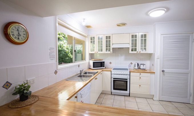 Bright Hotel | Adina Lodge Holiday Units