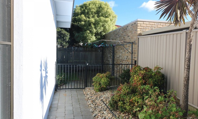 Merimbula Apartment | Admirals Lodge: Unit 1: Pet friendly
