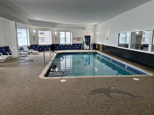 Teaticket Hotel | Admiralty Inn & Suites - a Red Collection Hotel