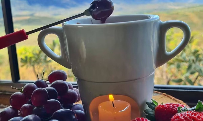 Santana do Riacho House | Adorable bungalow with fireplace and mountain views!