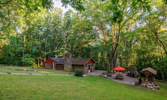 Carrollton Cabin | Adorable cabin with WiFi in charming Sherrodsville