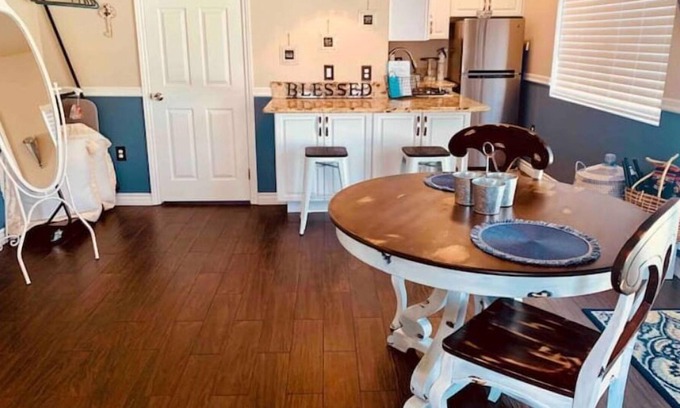 San Bernardino Cottage | Adorable Cottage, base of beautiful mountains