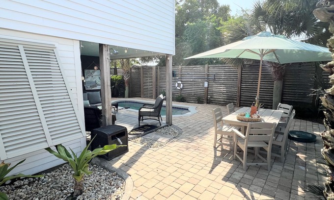 West Panama City Beach Cottage | Adorable Laguna Beach Cottage -West end PCB- 2 Bedroom & 2 Bath. Private POOL!