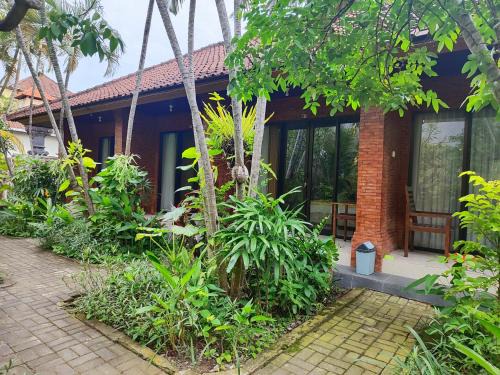 Legian City-Centre House | Adus Beach Inn