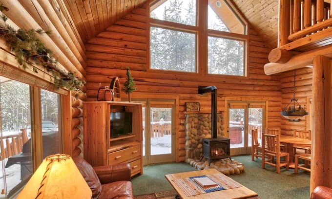 Island Park House | Adventure Lodge