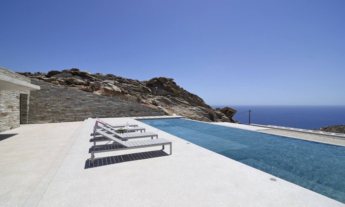 Ios Villa | Aetos soaring over the Aegean Sea