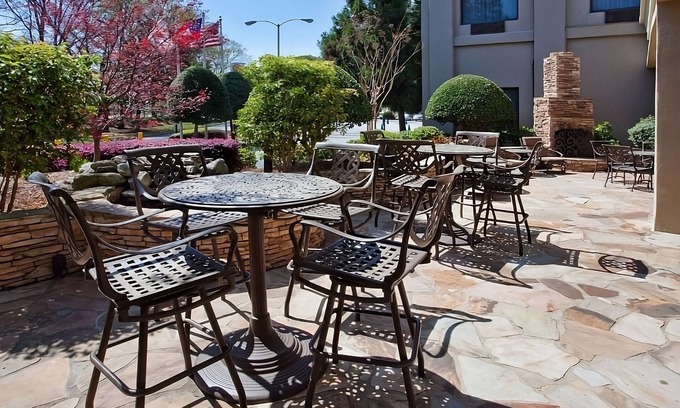 Eagan Park Hotel | Affordability Meets Comfort! 2 Units, Outdoor Pool, Pet-Friendly, Parking