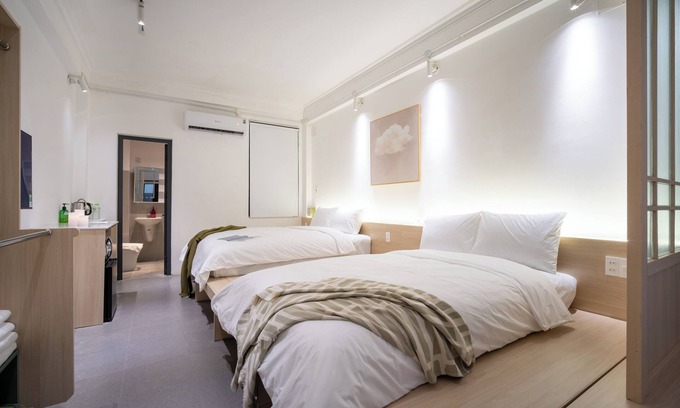Ben Thanh Apartment | Affordable Cozy studio for 4 Guests with Smart TV, WiFi in Saigon City Center