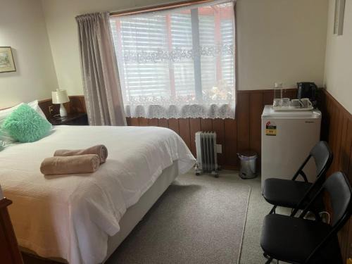 Queenstown House | Affordable Double Room Walking Distance to Town