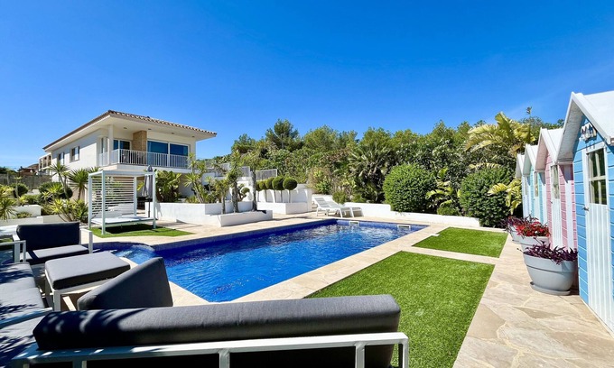 El Perello Villa | Afortunada - air-conditioning in all bedrooms, resort style gardens&pool