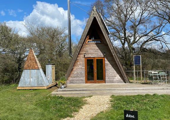 Newport Ski Chalet | Aframe Tiny Home SILVA with private hot tub