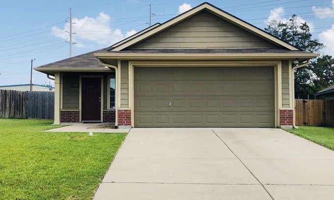 Bryan House | Aggie Home with a Large Yard