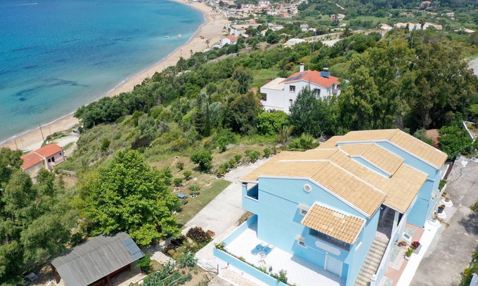 Agios Georgios Pagon Apartment | Agios Georgios - 2 Beds - Sleeps 5 - Free Parking