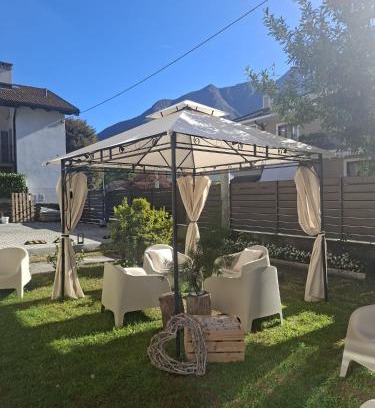 Domodossola House | Agli Chalet Bosco- parcheggio e colonnina ricarica auto elettrica con supplemento