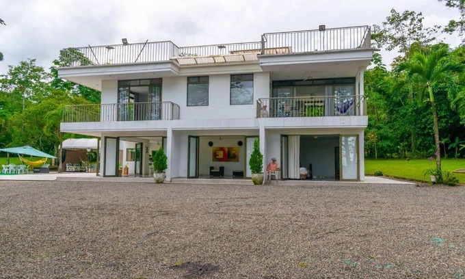 Restrepo House | Agradable y hermosa casa de campo con piscina.