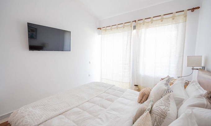 Limni Vouliagmenis House | Agrambeli Apartment 4/7 at Heraion Lagoon