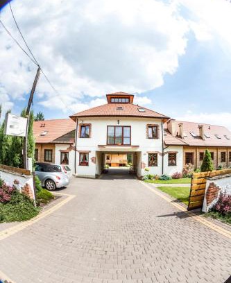 Michalowice House | Agroturystyka W Dolinie Stawu - Pokoje Gościnne