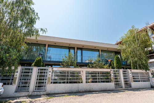 Eforie Nord Apartment | AIFEN Aparthotel - Apartamente pentru Toata Familia În Eforie Nord - cu Gradină Proprie, la 2 Pași de Plajă