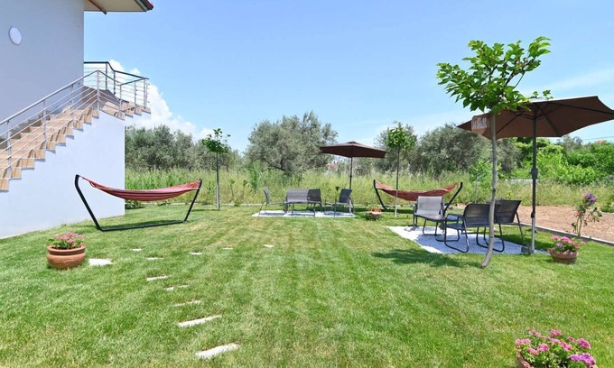 Asprovalta Apartment | Aigli Garden Retreat, Dreamy Escape Near the Beach