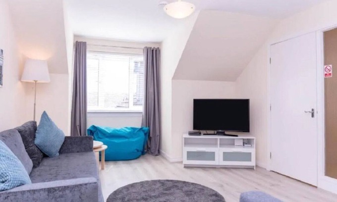 Troon Apartment | Ailsa Retreat in the seaside town of Troon