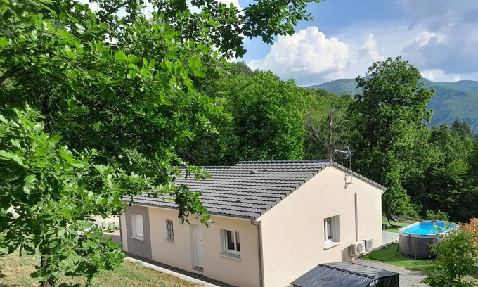Thueyts House | AIR-CONDITIONED HOUSE WITH SWIMMING POOL, TERRACE, GROUNDS - CALM AND NATURE - GREENERY