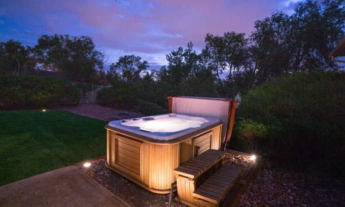 Village Seven House | Air Force Academy 13 miles, hikes, hot tub, fire pit, BBQ