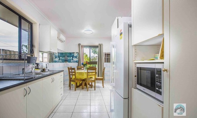 Clayton South House | Aircabin - Clayton South - Cozy - 3 Beds Duplex