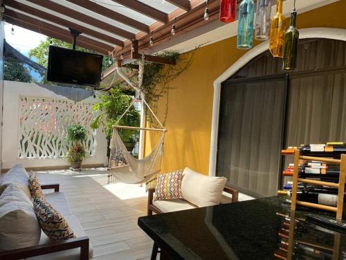 Cacique Apartment | Airport SJO Residence Cars4Rent "Edward & Familia Inn"