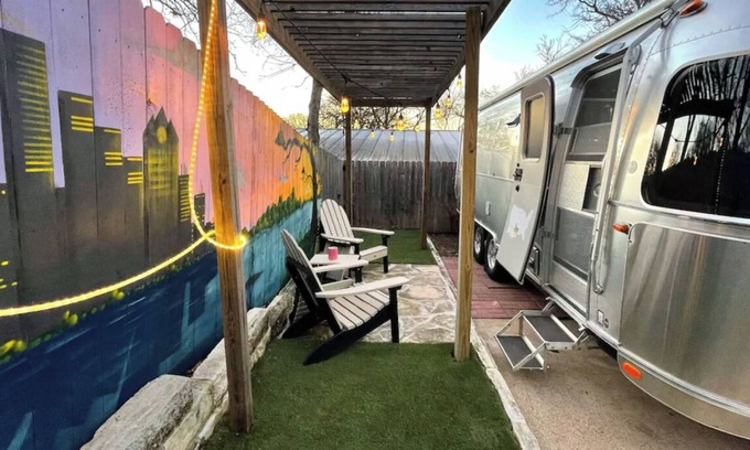 Barton Hills House | Airstream Glamper with Cowboy Pool in Barton Hillsn