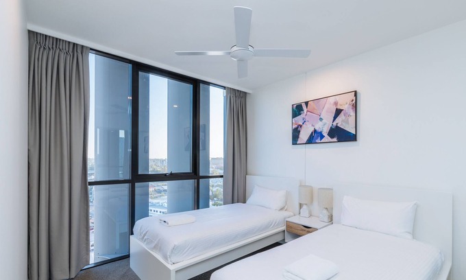 Woolloongabba Apartment | Airtrip Apartments on Deshon St