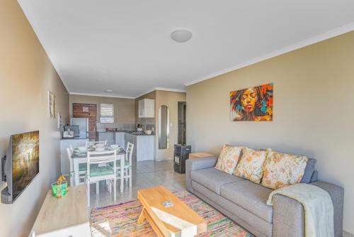 Greater Johannesburg Metropolitan Area Apartment | Airville Luxury Apartments, 7min Drive to Cresta Mall