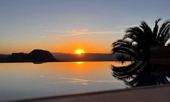 El Dondo Villa | Al Qasr Villa: Infinity pool, Summer Kitchen;1500m2 plot, Fast Wifi, mountains