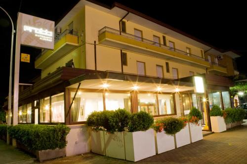 Cattolica Hotel | Albergo Ristorante Protti